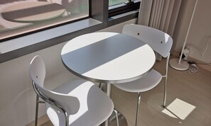 Standard-Doppelzimmer (Accessible) | Schreibtisch, kostenloses WLAN, Bettwäsche