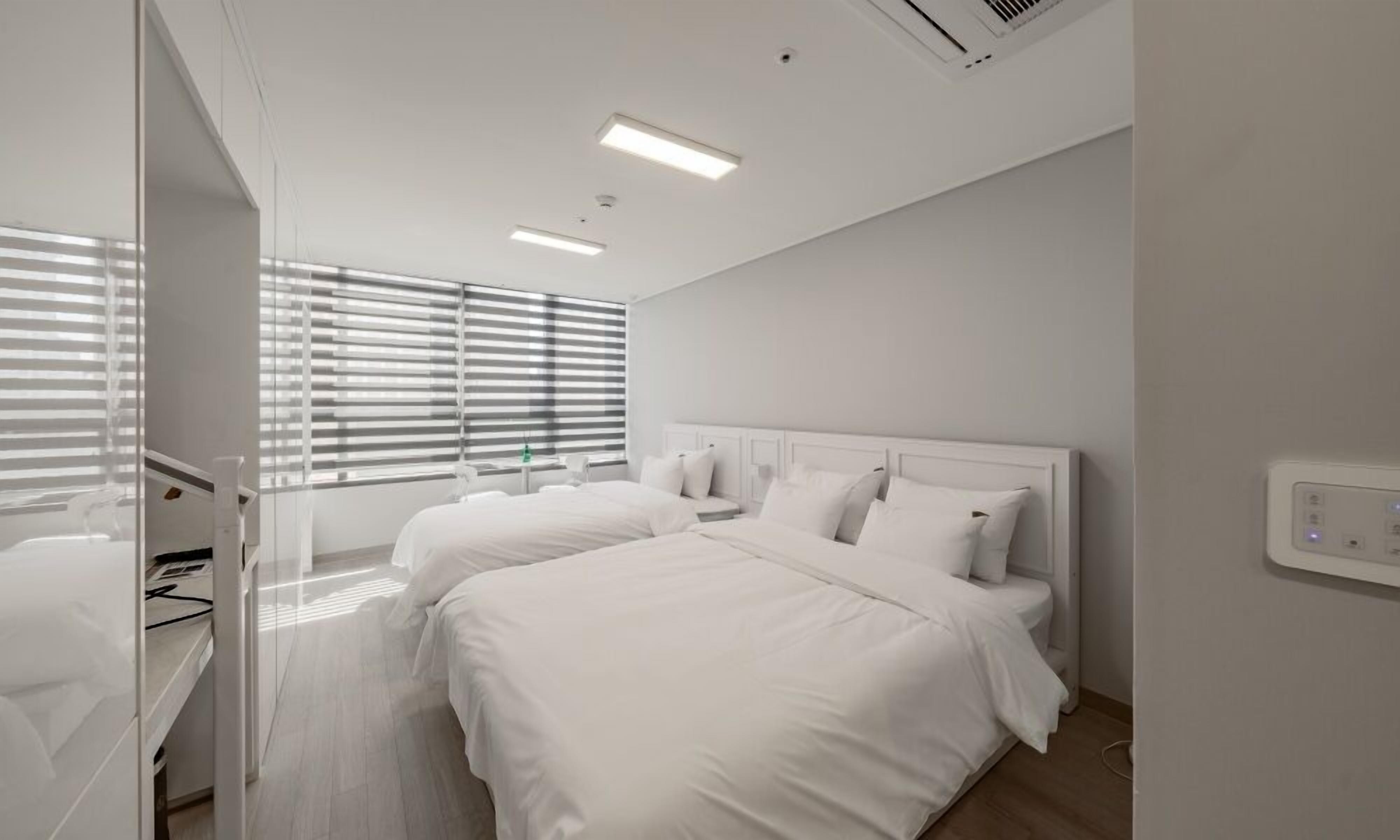 Family Twin Room | Individually decorated, individually furnished, desk, free WiFi