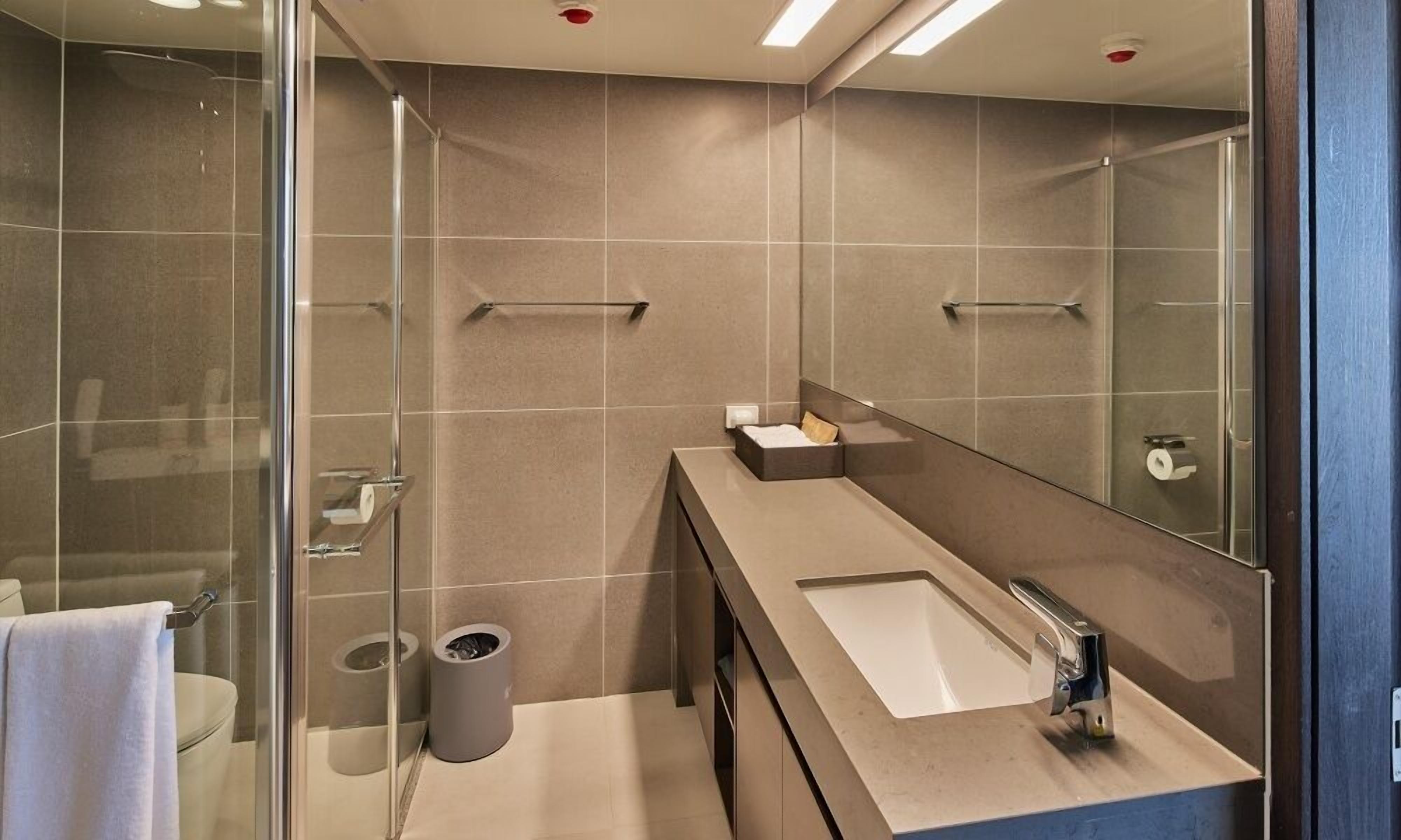 Free toiletries, hair dryer, bidet, towels