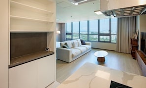 Suite Double (High Floor View) | Desk, free WiFi, bed sheets - Incheon Songdo Stay31 (Incheon)