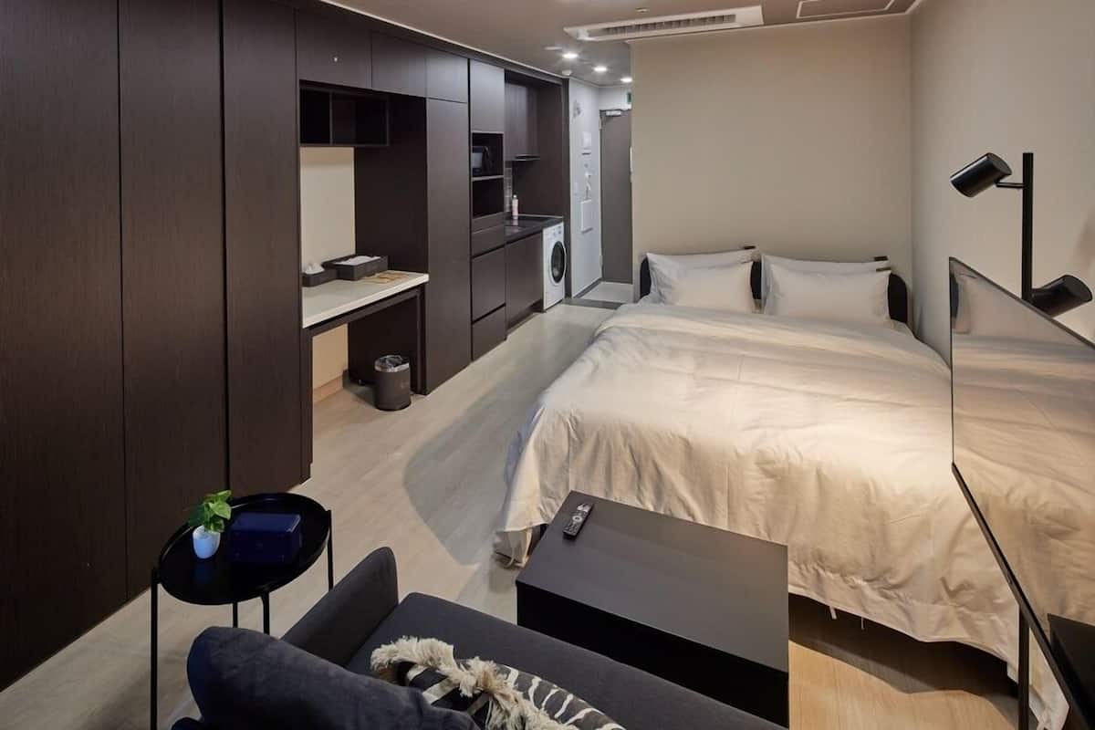 Quarto casal superior | Escrivaninha, Wi-Fi de cortesia, roupa de cama