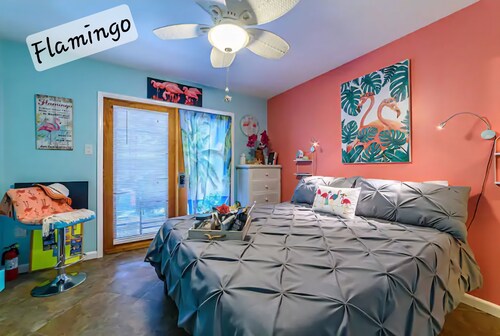 Port Canaveral Cruisers-steps from beach 1-bdrm 1-bth apartment w/ kitchen