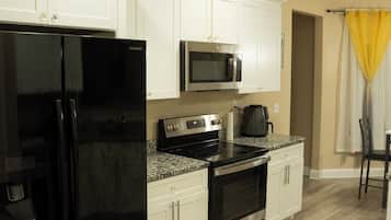 Mikroaaltouuni, uuni, liesi, astianpesukone