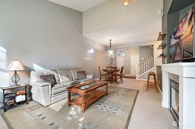 Fantastic 2-bedroom townhouse on the Snoqualmie Ridge