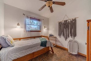 3 chambres, fer et planche à repasser, Wi-Fi gratuit, draps fournis