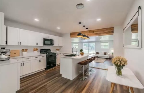 Family Friendly Home Big Backyard