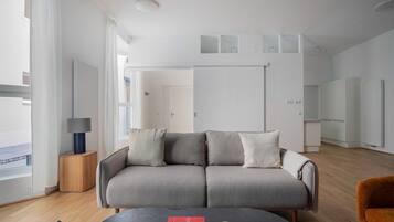 Fernseher, Stereoanlage