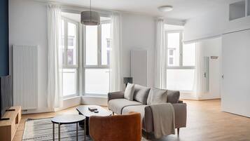 Fernseher, Stereoanlage