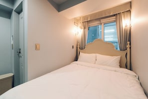 Standard Double Room | Desk, free WiFi - Monthliv Jongno Hotel Stay (Seoul)
