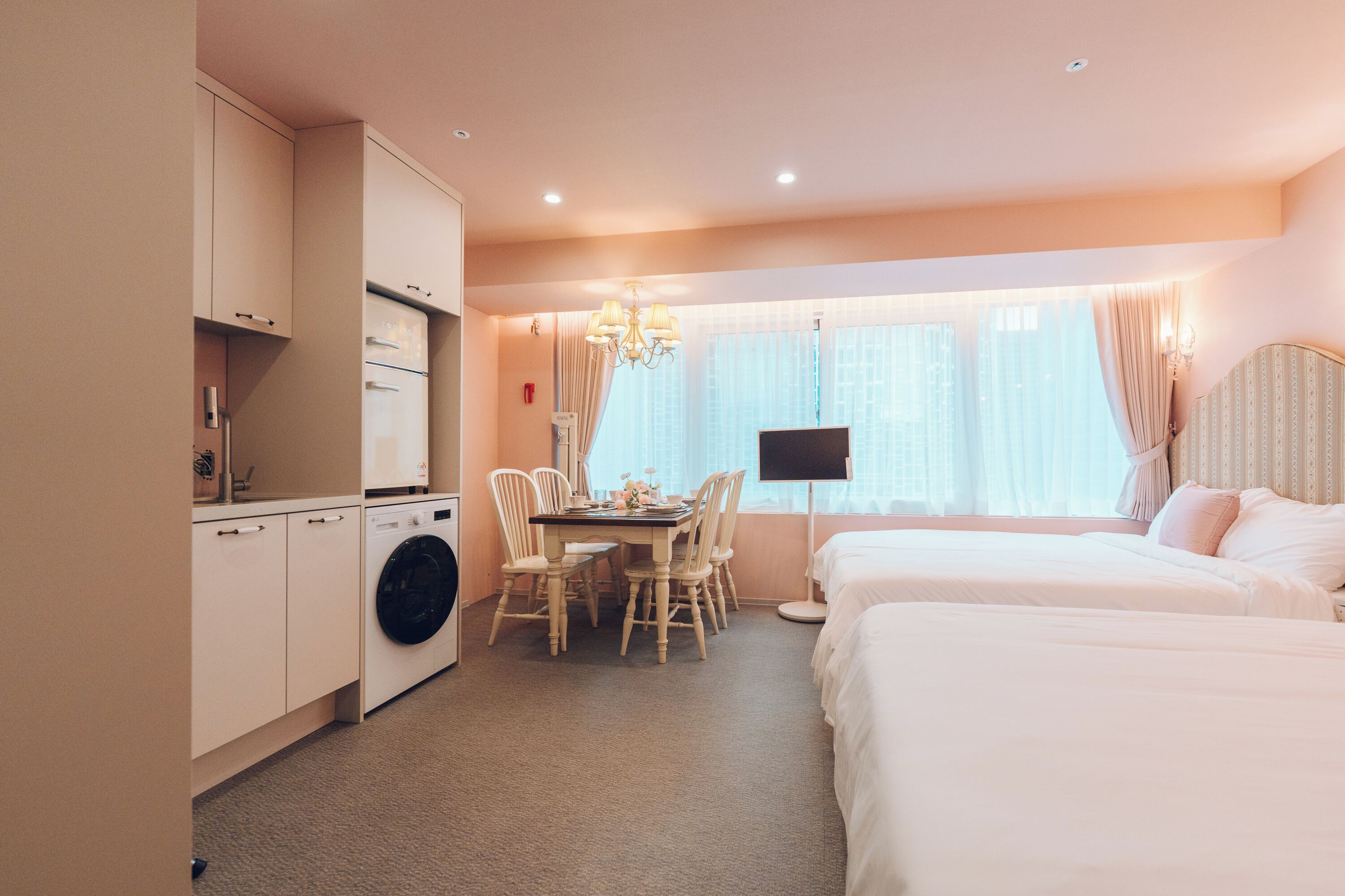 Family Twin Room | Desk, free WiFi