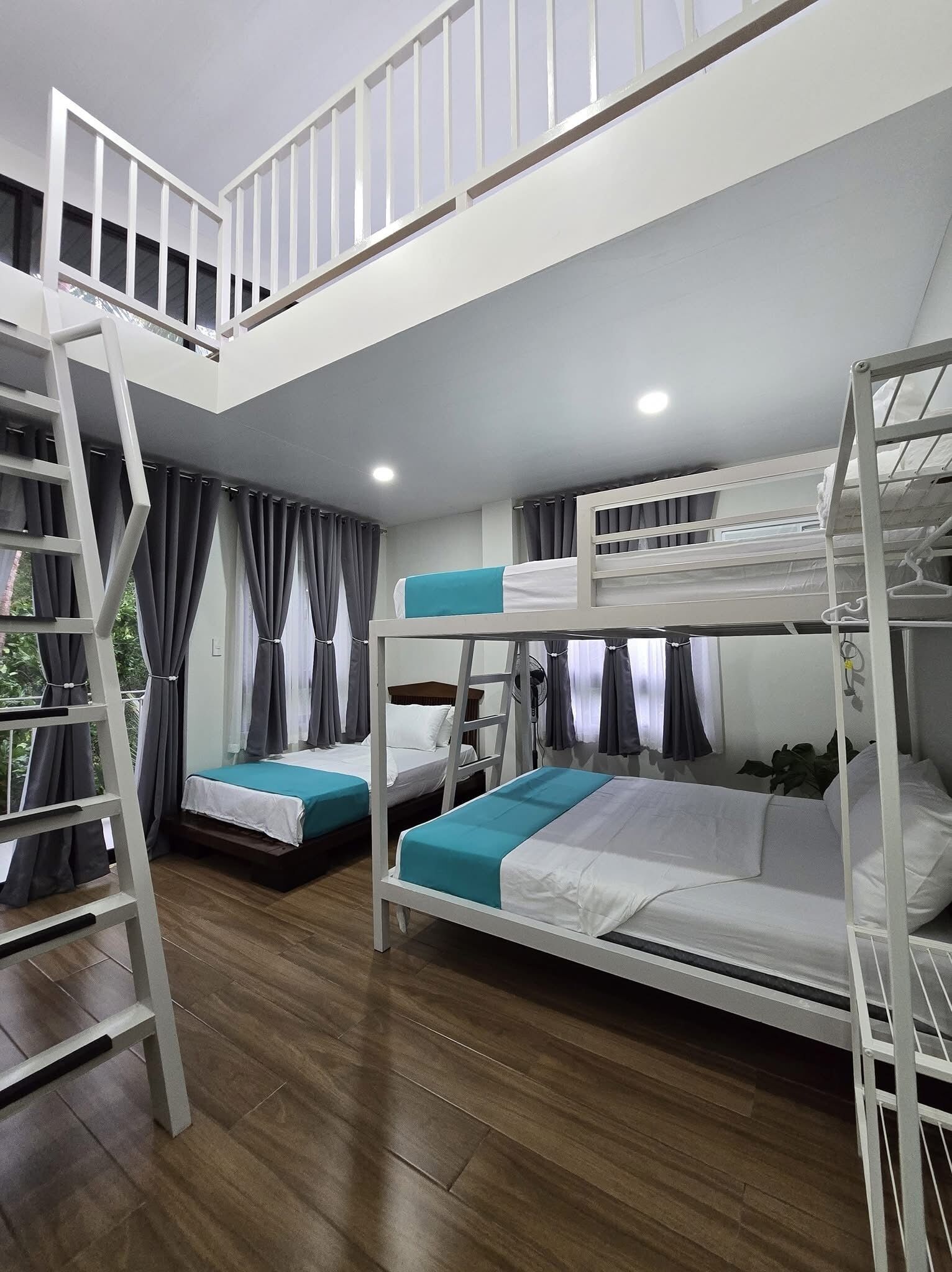 Quarto superior | Wi-Fi de cortesia, roupa de cama