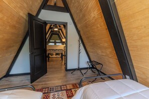 2 bedrooms, iron/ironing board, internet, bed sheets