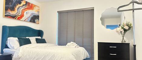 4 bedrooms, WiFi, bed sheets