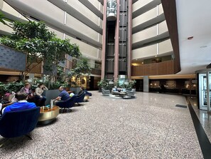 Lobby - Modern Apartment with Top Amenities · Prime Santa Fe Location · 2BR/2BA (Ciudad de México)