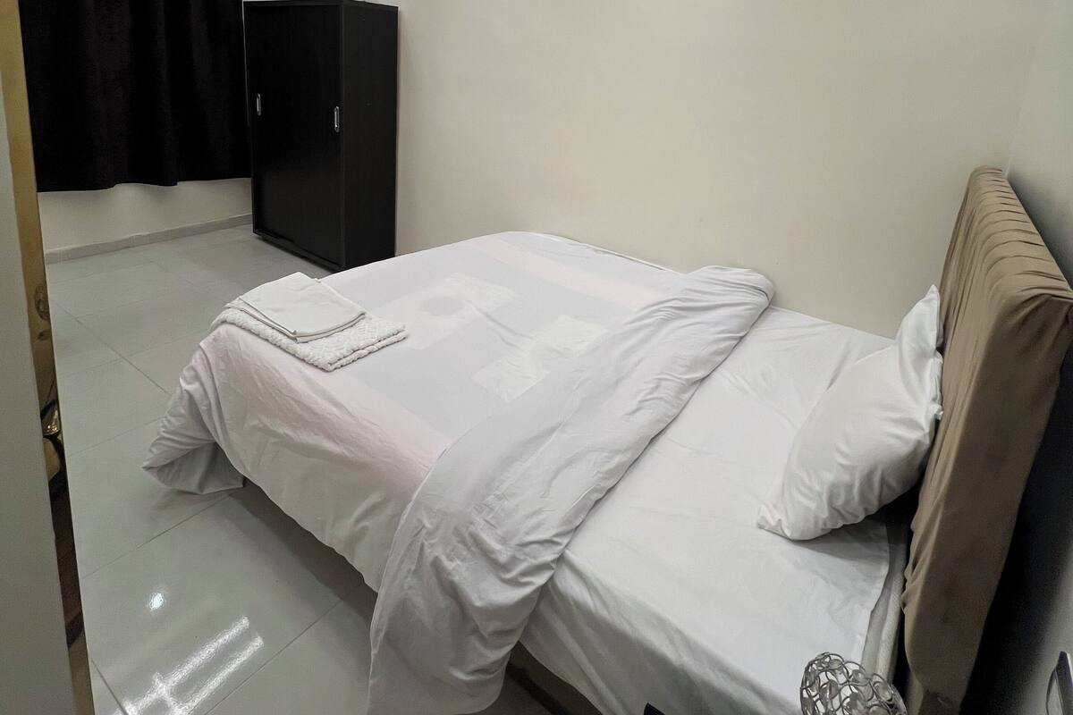 Luxury Twin Room, Balcony, City View | In-room safe, laptop workspace, soundproofing, iron/ironing board