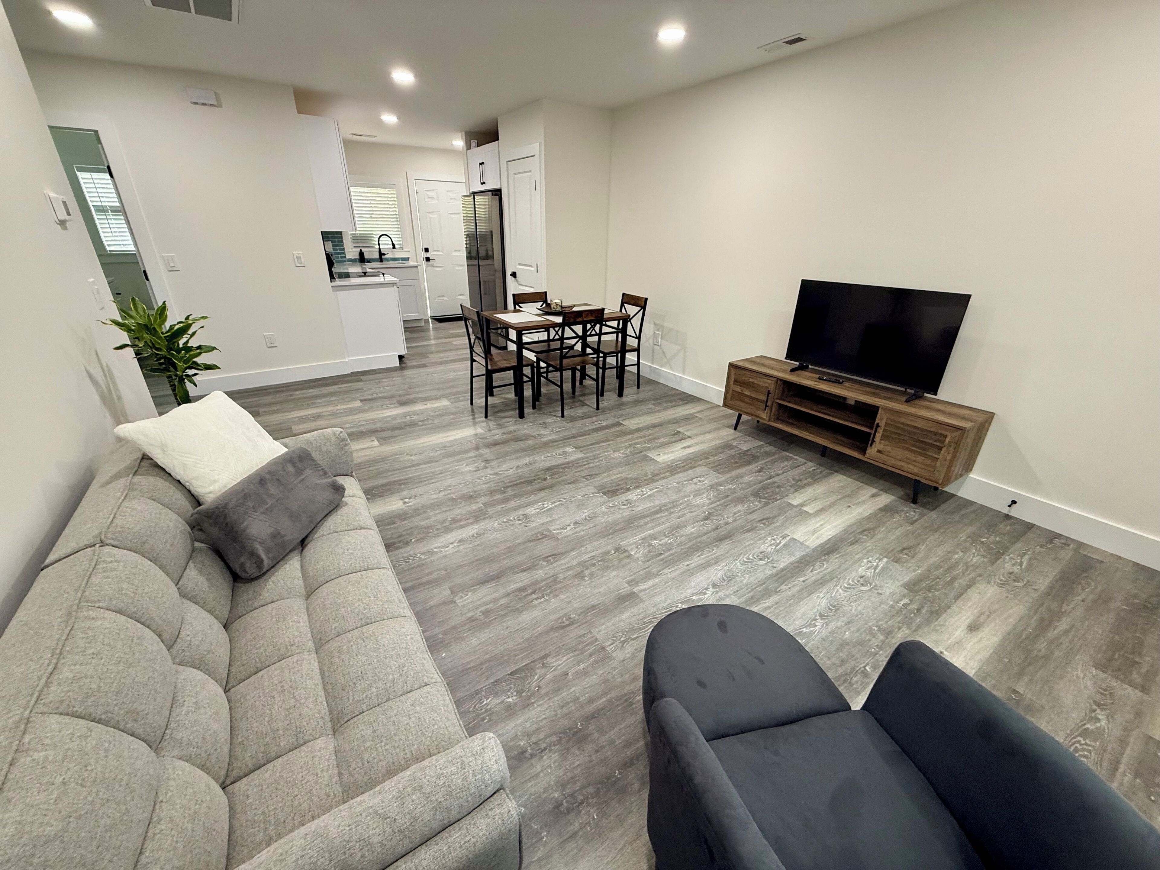 Skyline Split A Retreat Close To Everything You Need! Quiet, Clean & Convenient. - Travelers Rest, SC