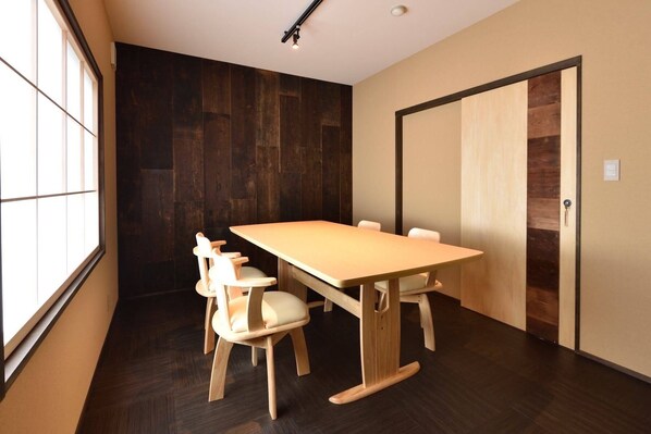 Executive Suite, Mountain View | In-room dining