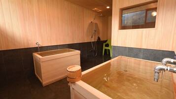 Basic Twin Room, Mountain View | Bathroom | Separate tub and shower, free toiletries, hair dryer, towels