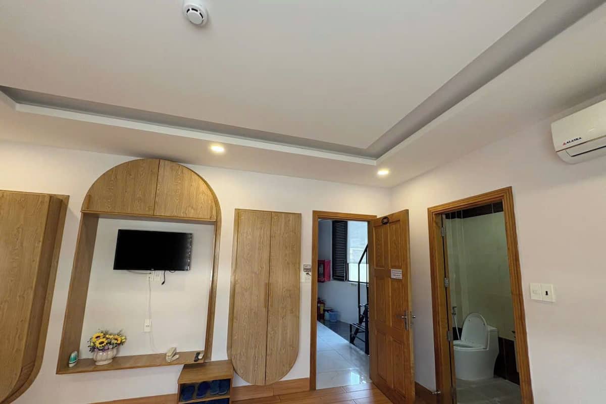 Basic Double or Twin Room, City View | Desk, free WiFi