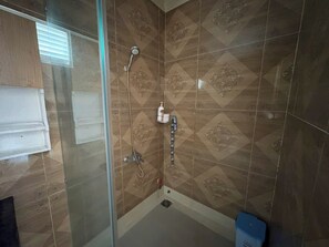 Basic Double Room Single Use, City View | Bathroom | Shower, free toiletries, soap, shampoo - HUONG GIANG HOTEL (Vũng Tàu)