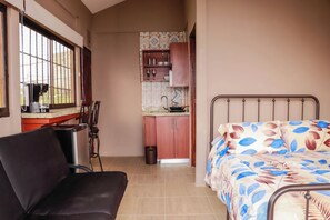 Deluxe Double or Twin Room, City View | Free WiFi