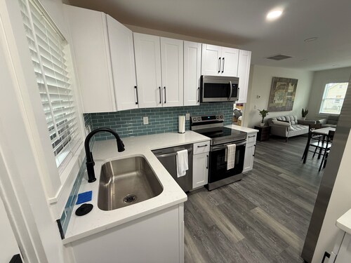 Skyline Split B Retreat Close to Everything You Need! Quiet, Clean & Convenient.