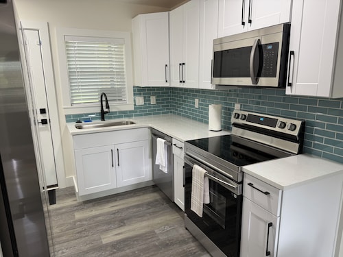 Skyline Split B Retreat Close to Everything You Need! Quiet, Clean & Convenient.