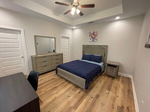 3 chambres, fer et planche à repasser, Wi-Fi gratuit, draps fournis