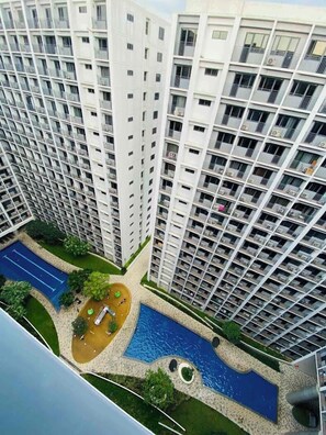 Standard Apartment | Balcony - Shore 2 Tower 2 Unit 18101 (Pasay)