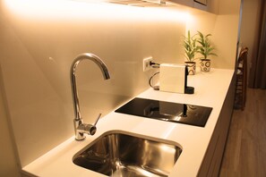 Refrigerador, microondas, horno y lavavajillas