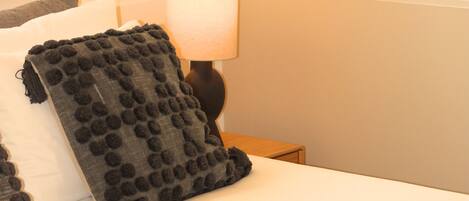 1 bedroom, desk, free WiFi, bed sheets