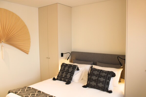 1 bedroom, desk, free WiFi, bed sheets