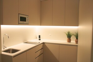 Refrigerador, microondas, horno y lavavajillas