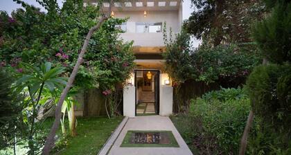 Cool & Renovated Studio @88 by Spacey