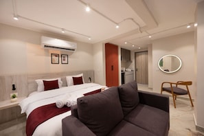 Bügeleisen/Bügelbrett, WLAN, Bettwäsche