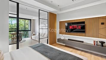 Appartement, 1 slaapkamer, uitzicht op resort | Een bureau, een laptopwerkplek, een strijkplank/strijkijzer, gratis wifi