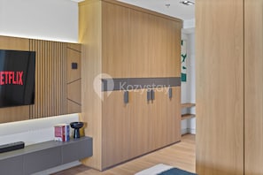 Departamento, 1 habitación, vista al resort | Escritorio y espacio para trabajar con laptop