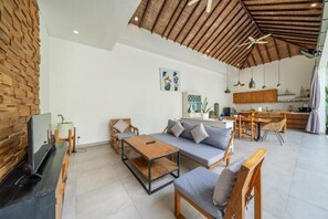 TV - Modern Tropical 2BR Villa |Pool & Garden|-Seminyak (Kuta)