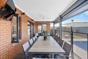 Outdoor dining - The Ace Escape - Yarrawonga (Yarrawonga)