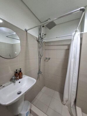 Bathroom - Shore 2 Tower 2 Unit 1828 (Pasay)