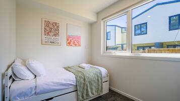 Iron/ironing board, free WiFi, bed sheets