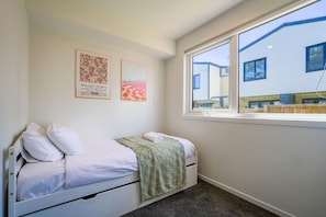 WiFi (free), bed sheets