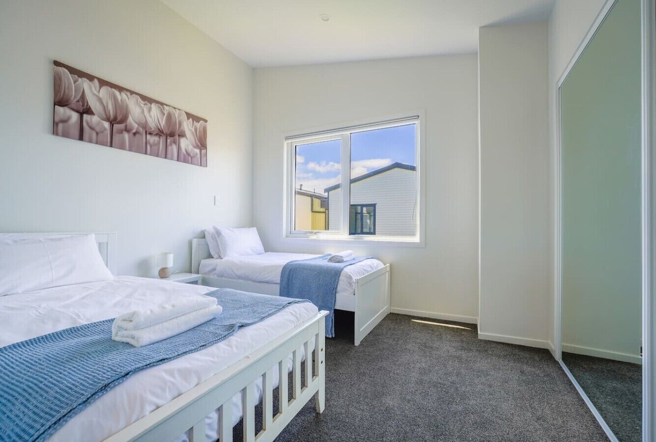 WiFi (free), bed sheets
