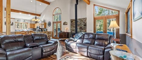 Télévision, cheminée