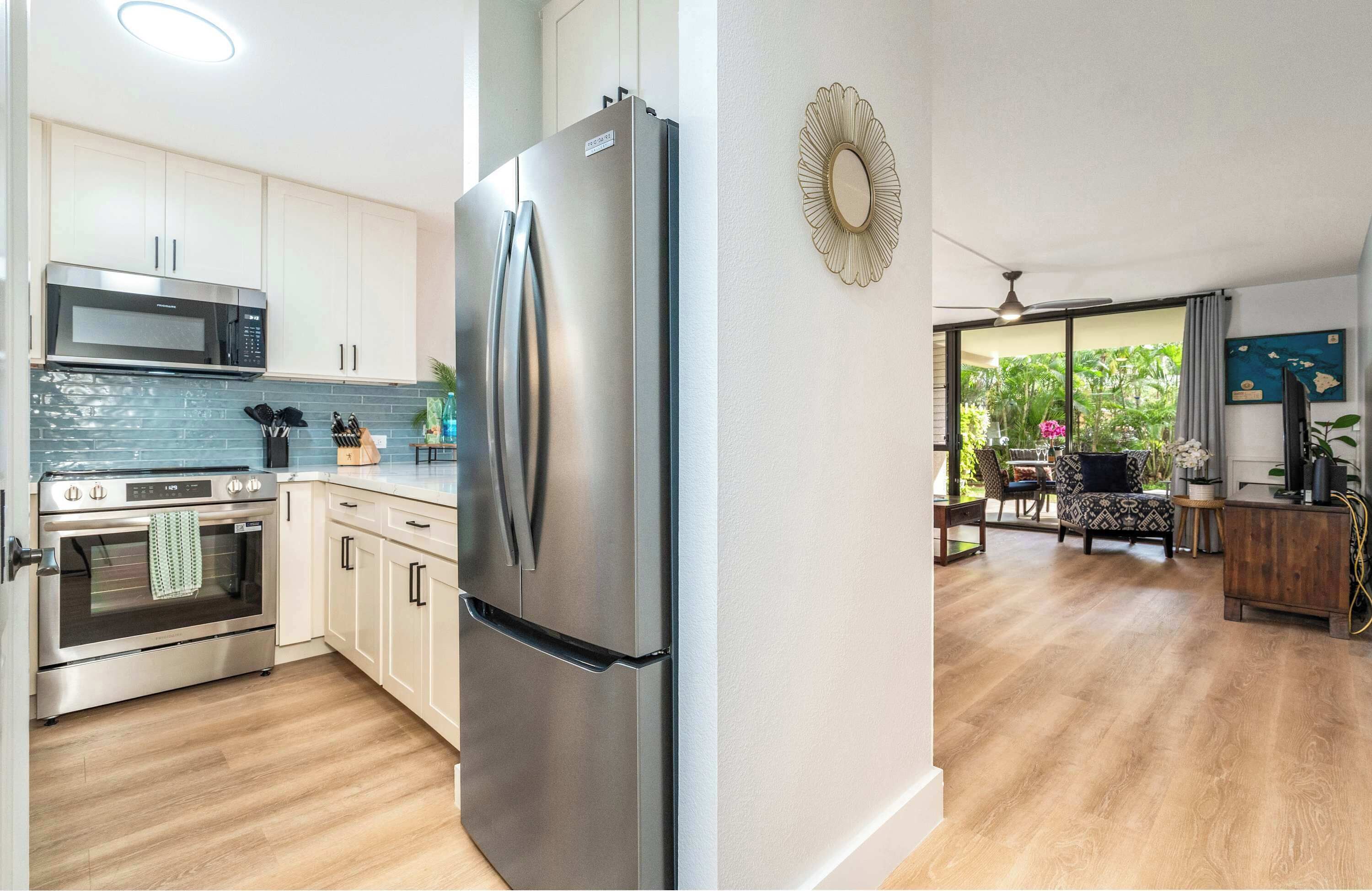 Køleskab, mikrobølgeovn, ovn, kogeplade