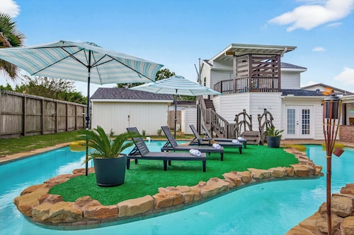 Nasa Entertainment Escape: Games, Lazy River Pool