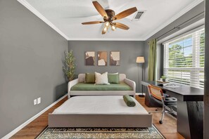 6 camere, ferro/asse da stiro, culla da viaggio, Wi-Fi