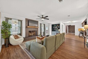 Téléviseur, bureau