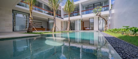 บริเวณภายนอก