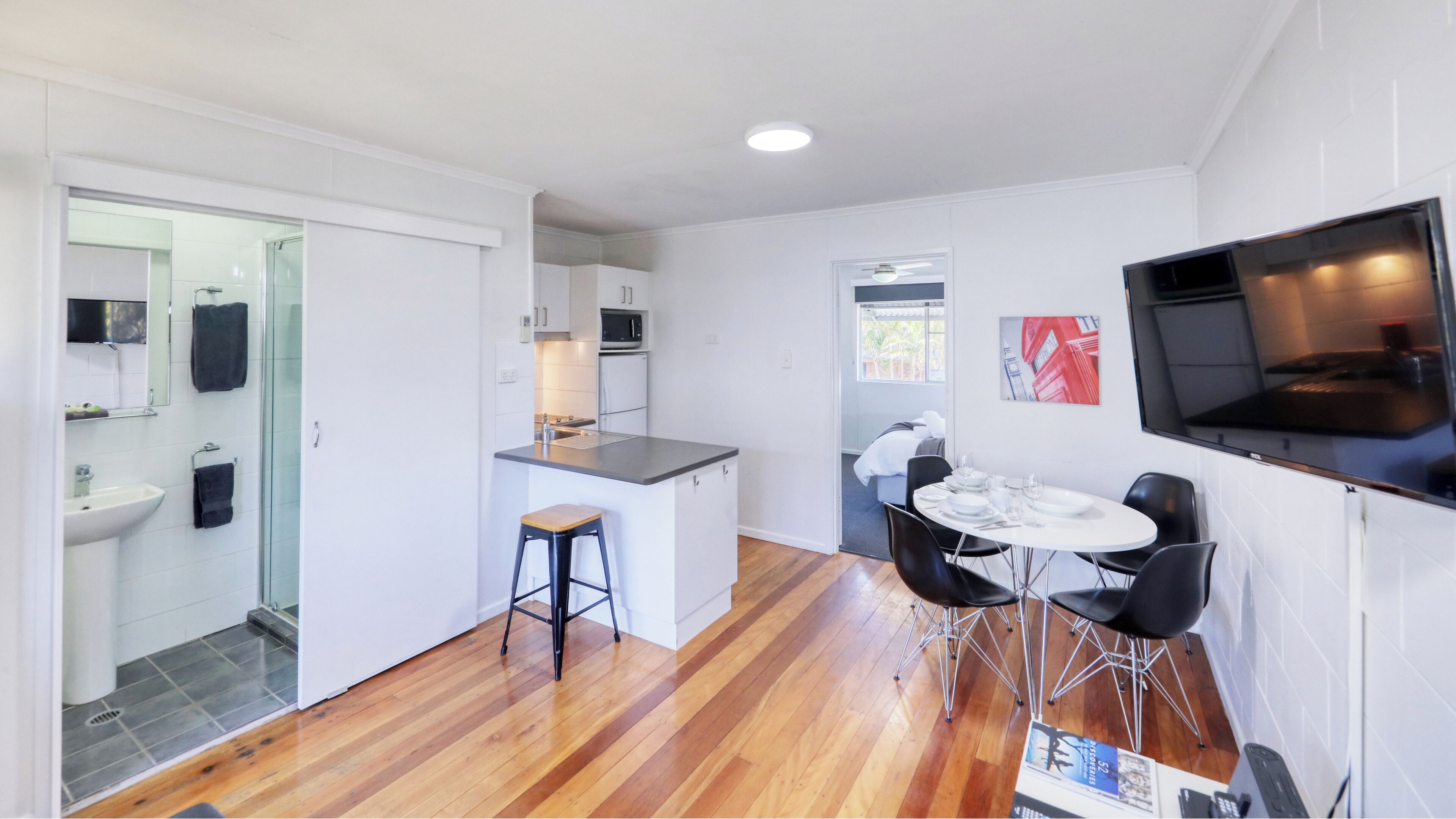 Deluxe-Apartment, Balkon, Gartenblick | Eigene Küche | Großer Kühlschrank, Mikrowelle, Herdplatte